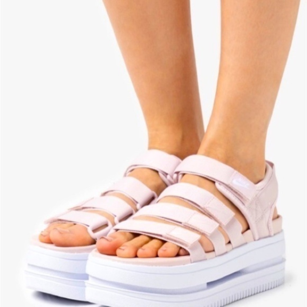 Nike Icon Classic Womens Platform Sandal Size 12 Light Pink Strappy Sporty